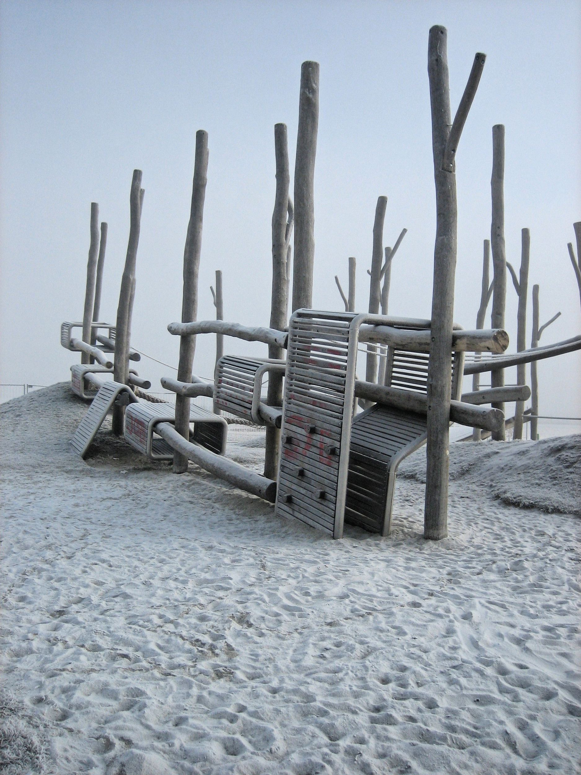 Bild: Schnee auf der Kletterlandschaft im Gefilde in München, Foto: ver.de landschaftsarchitektur